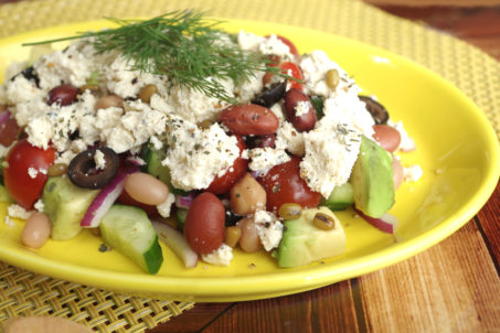 《5種のビーンズピクルス》のギリシャ風サラダ